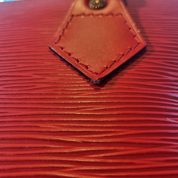 Louis Vuitton Vintage 1996 Red Epi Alma PM - Picture 11 of 17
